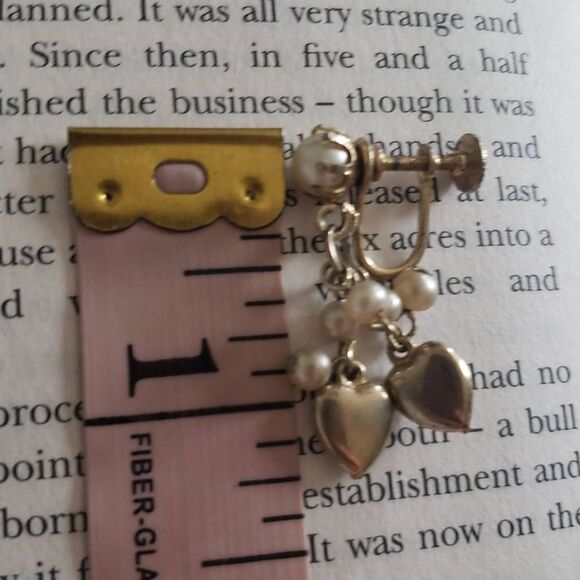 Vintage Golden Hearts and Pearls Earrings - Picture 4 of 4